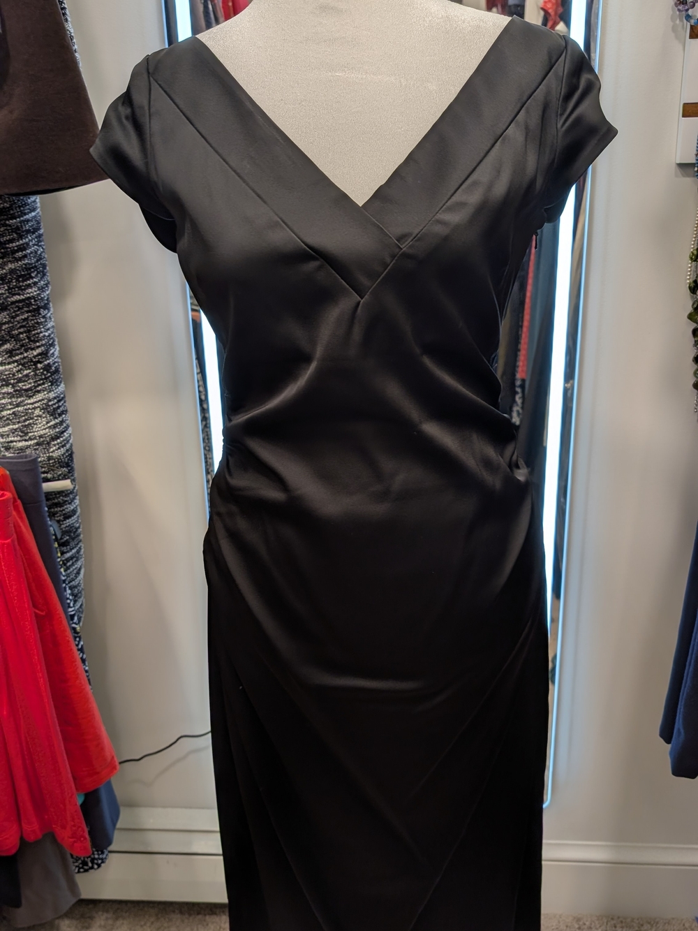 Maggy London Black V-Neck Midi Dress